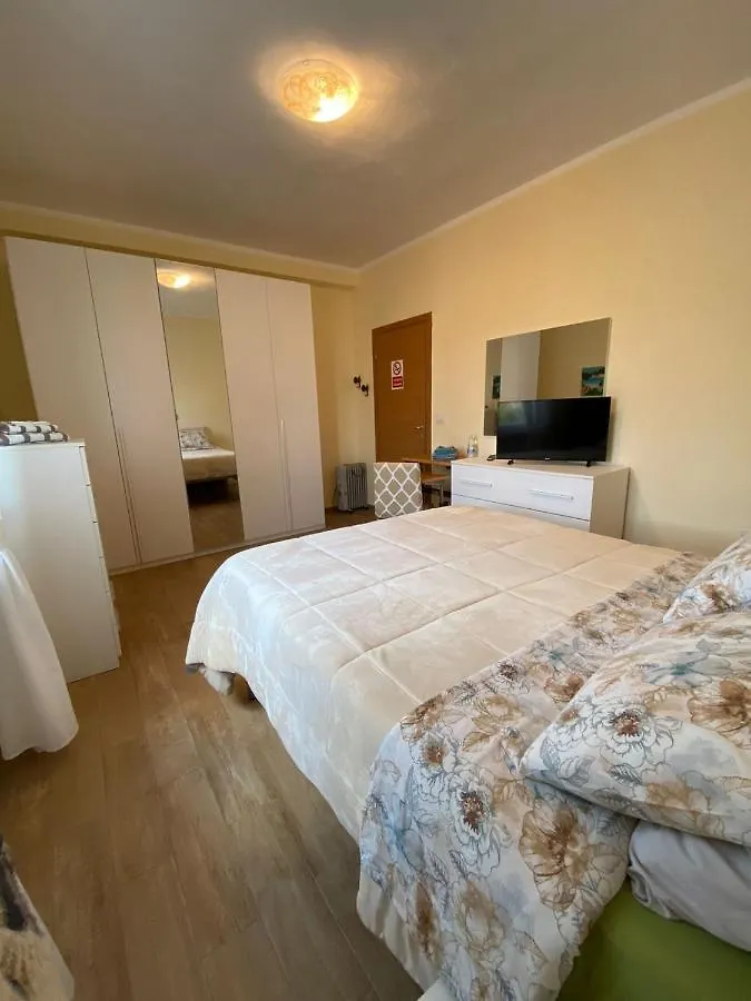 De Candia House Apartment Rescaldina Homestay